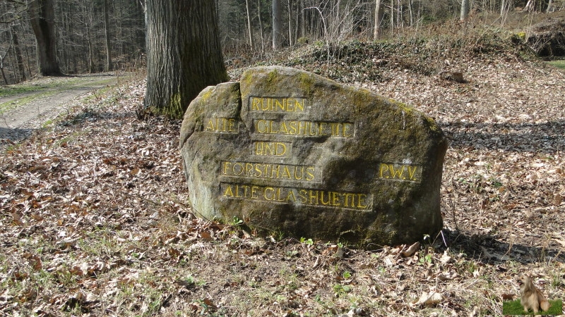 Ritterstein Nr. 265-2 Ruinen alte Glashuette  und Forsthaus alte Glashuette.JPG - Ritterstein Nr.265 Ruinen alte Glashuette und Forsthaus alte Glashuette